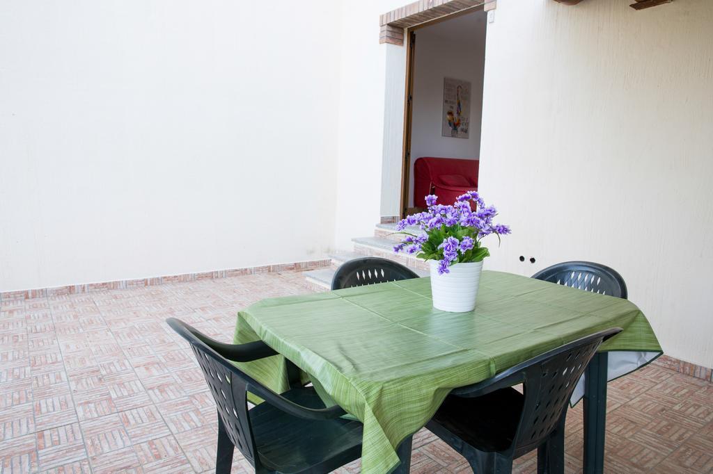 Appartamenti Torre Di Bari Bari Sardo Buitenkant foto